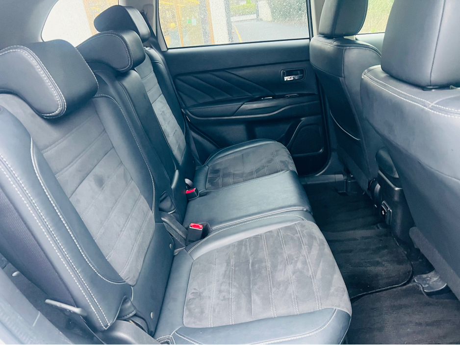 2018 Mitsubishi Outlander - image 15