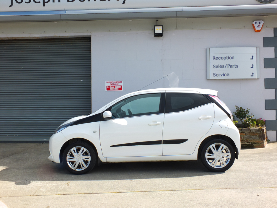 2019 Toyota Aygo - image 5