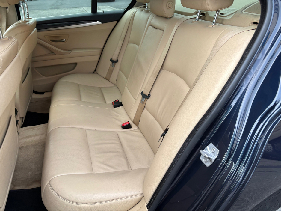 2014 BMW 5 Series - image 10