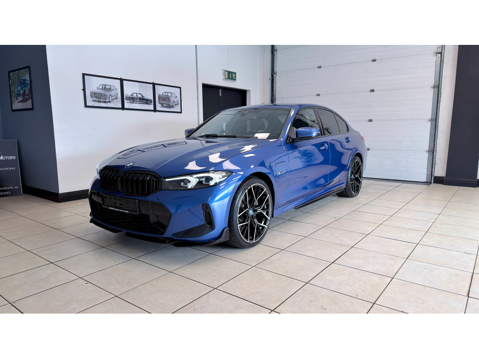 2024 BMW 3 Series - image 6