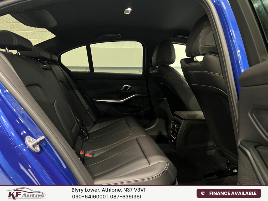 2025 BMW 3 Series - image 17