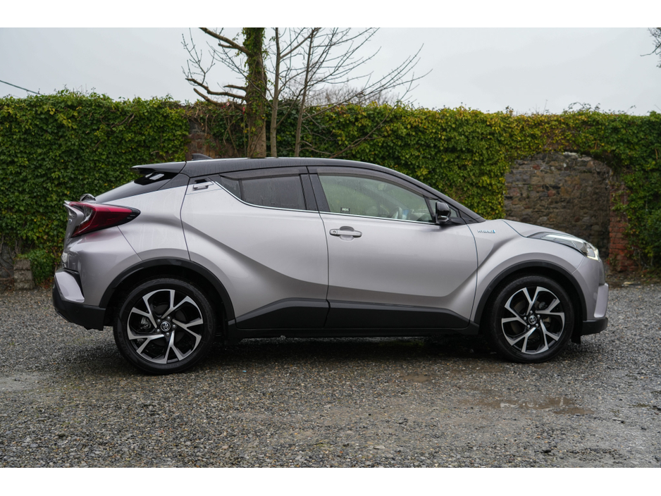 2019 Toyota C-HR - image 12