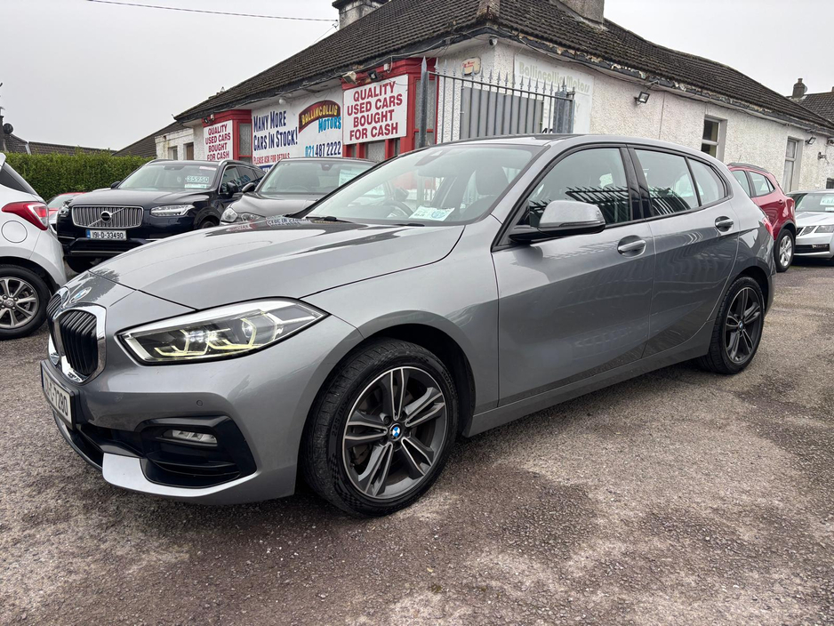 2022 BMW 1 Series - image 15