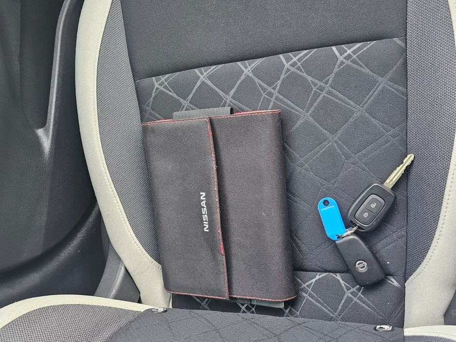 2022 Nissan Micra - image 25