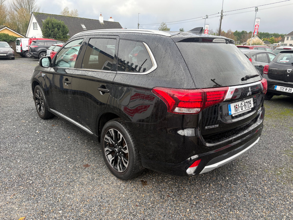 2016 Mitsubishi Outlander PHEV 2.0L MIVEC 4WD 5-Seater Instyle €12,995