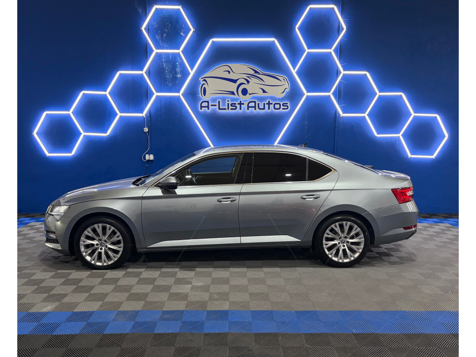 2021 Skoda Superb - image 7