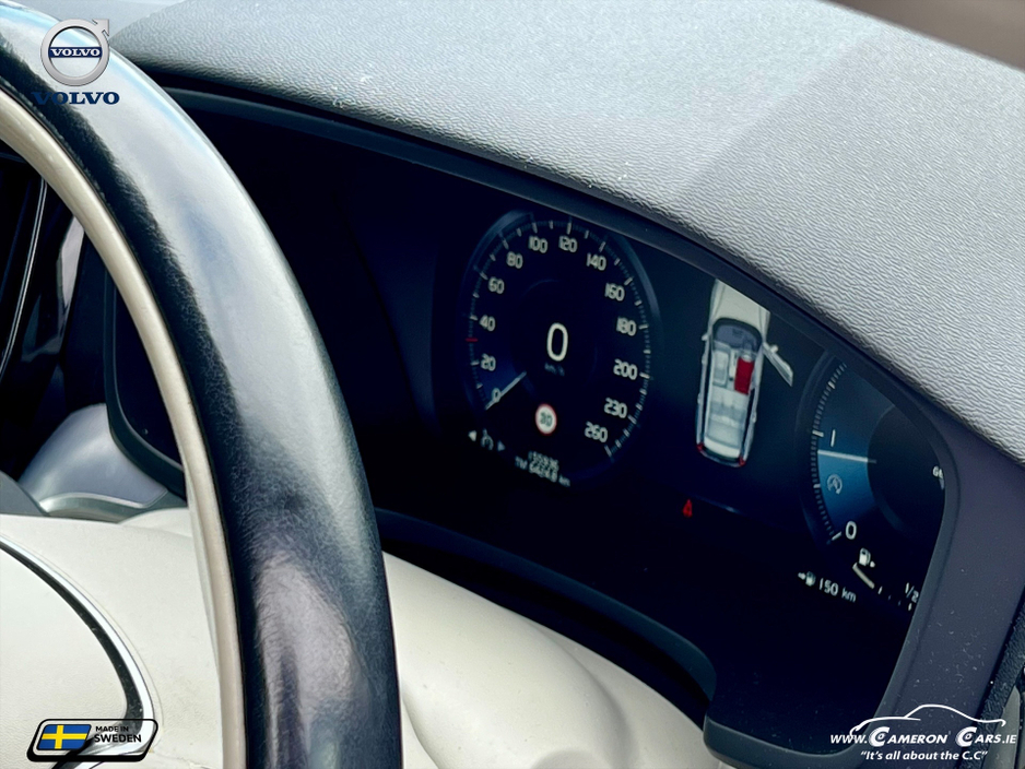 2019 Volvo V60 - image 15