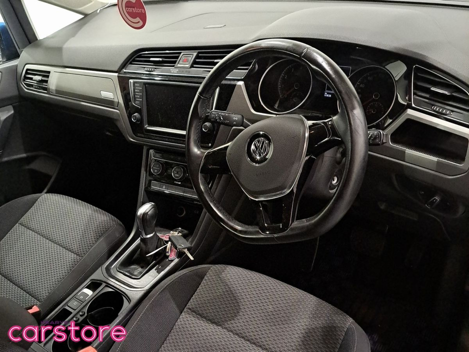 2016 Volkswagen Touran - image 15