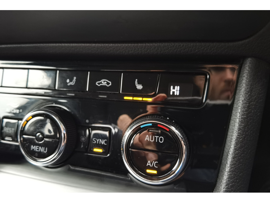 2023 Skoda Superb - image 16