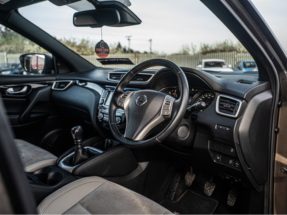 2015 Nissan Qashqai - image 8
