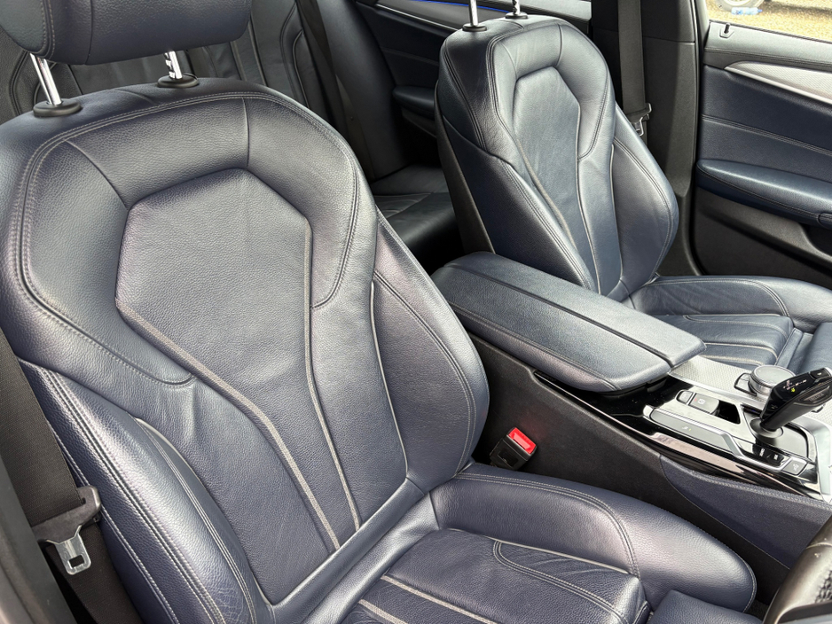 2018 BMW 5 Series - image 15