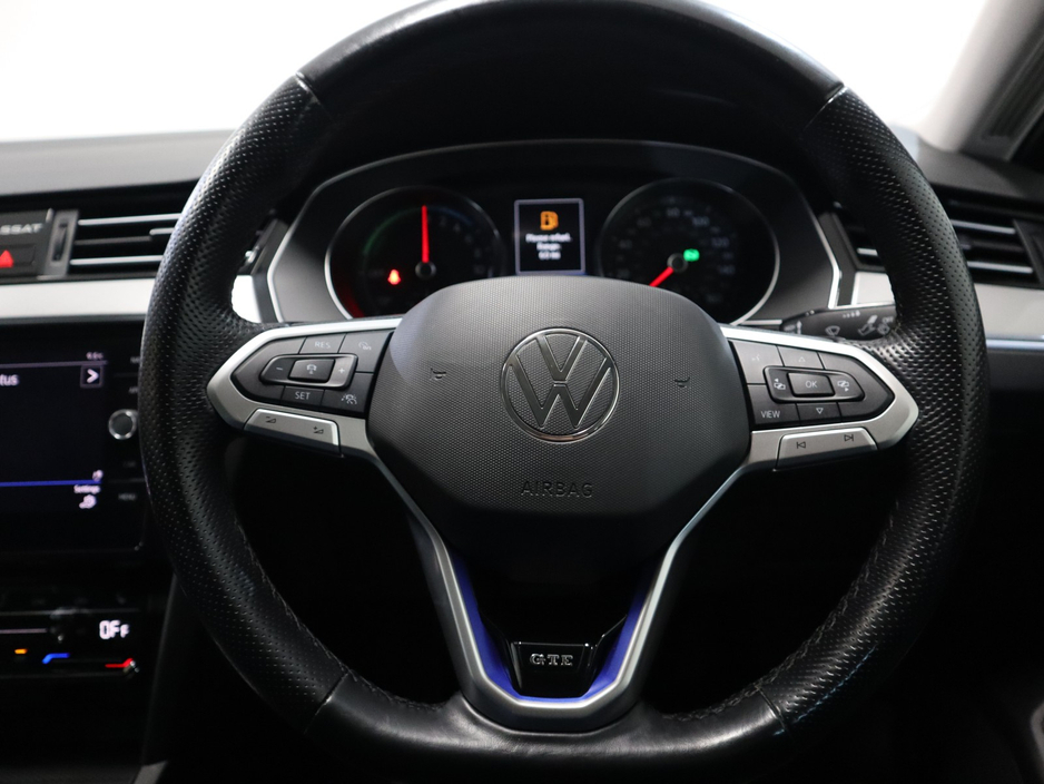 2021 Volkswagen Passat *123* GTE S-A DSG €23,995