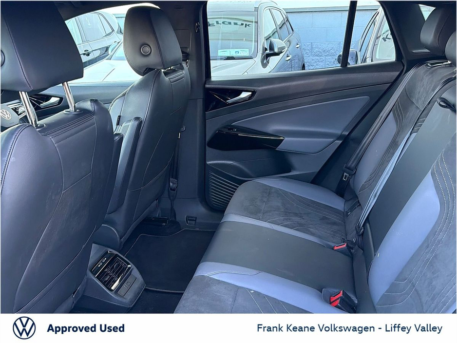 2023 Volkswagen ID.4 - image 6