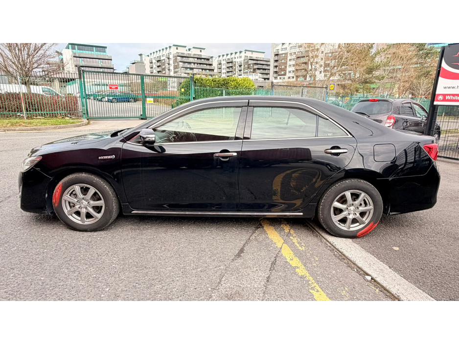 2013 Toyota Camry - image 6