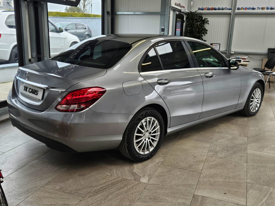 2016 Mercedes-Benz C Class - image 2