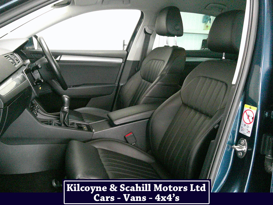 2017 Skoda Superb - image 13