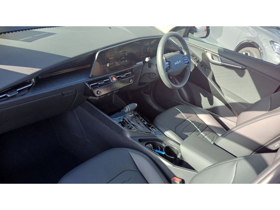 2026 Kia Niro - image 3