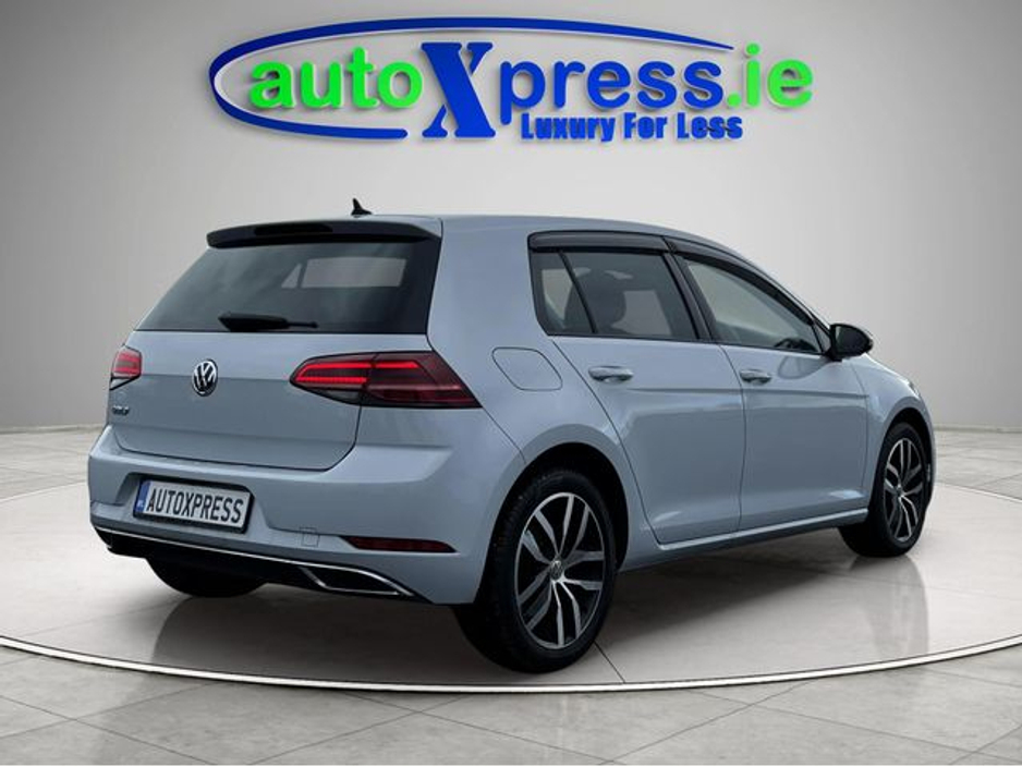 2019 Volkswagen Golf - image 7
