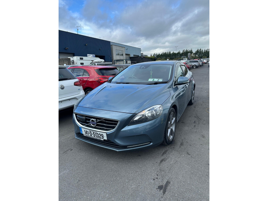 2014 Volvo V40 1.6 T4 180PS R-DESIGN POWERSHIFT DCT €10,950