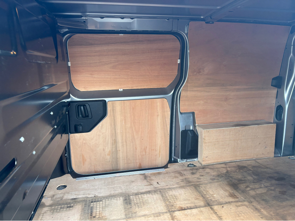 2024 Citroen Dispatch - image 10