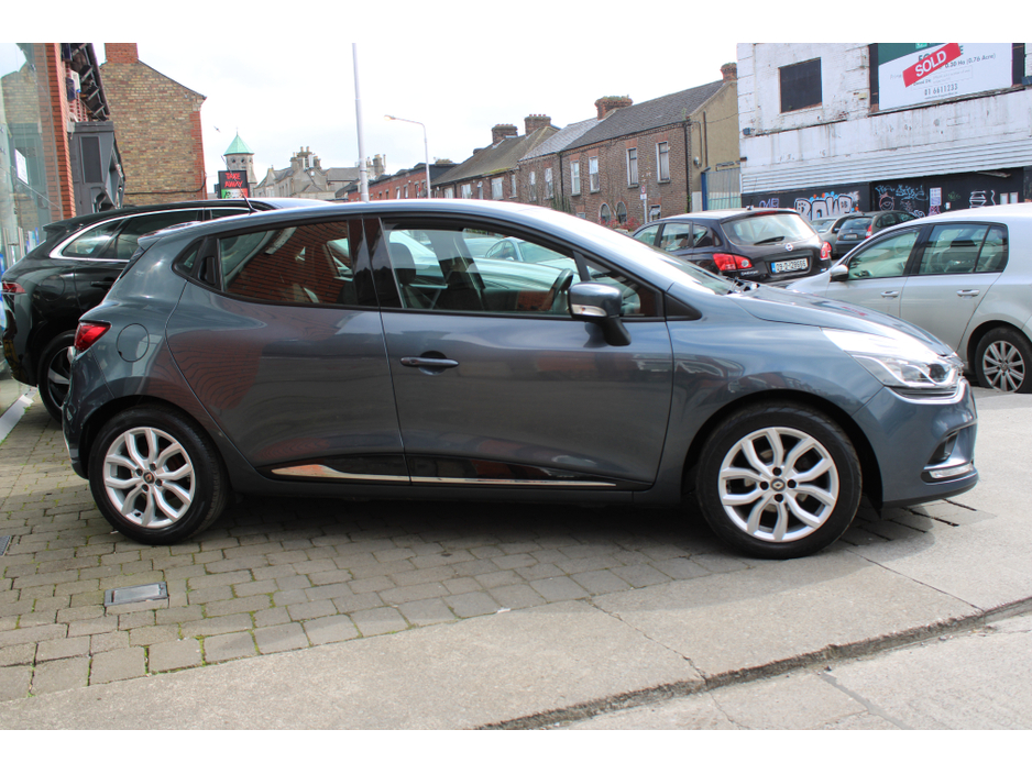 2018 Renault Clio - image 6