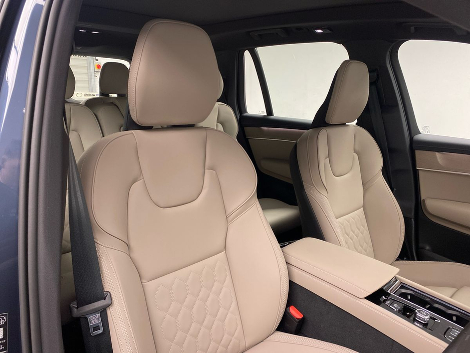 2026 Volvo XC90 - image 14