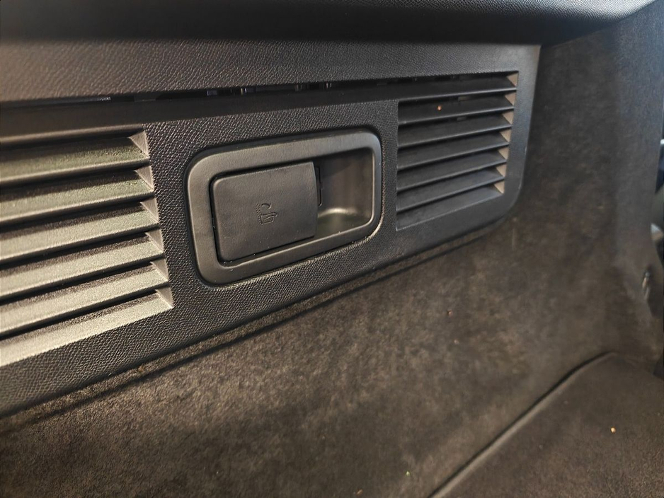 2024 Citroen C5X - image 12