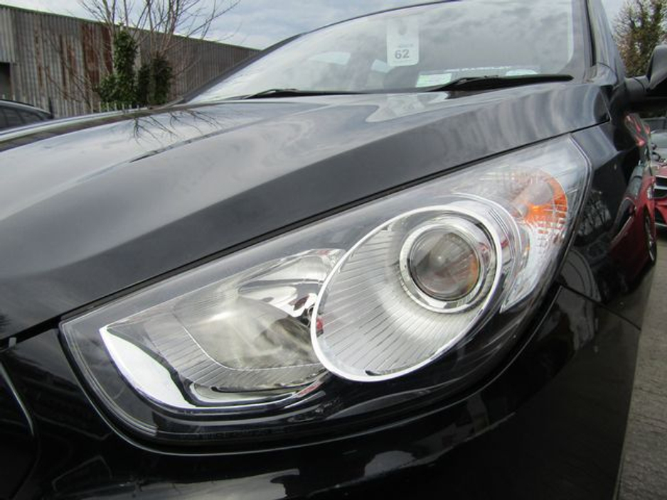 2013 Hyundai ix35 - image 8