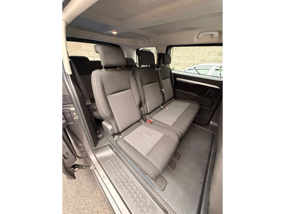 2019 Citroen Dispatch - image 7