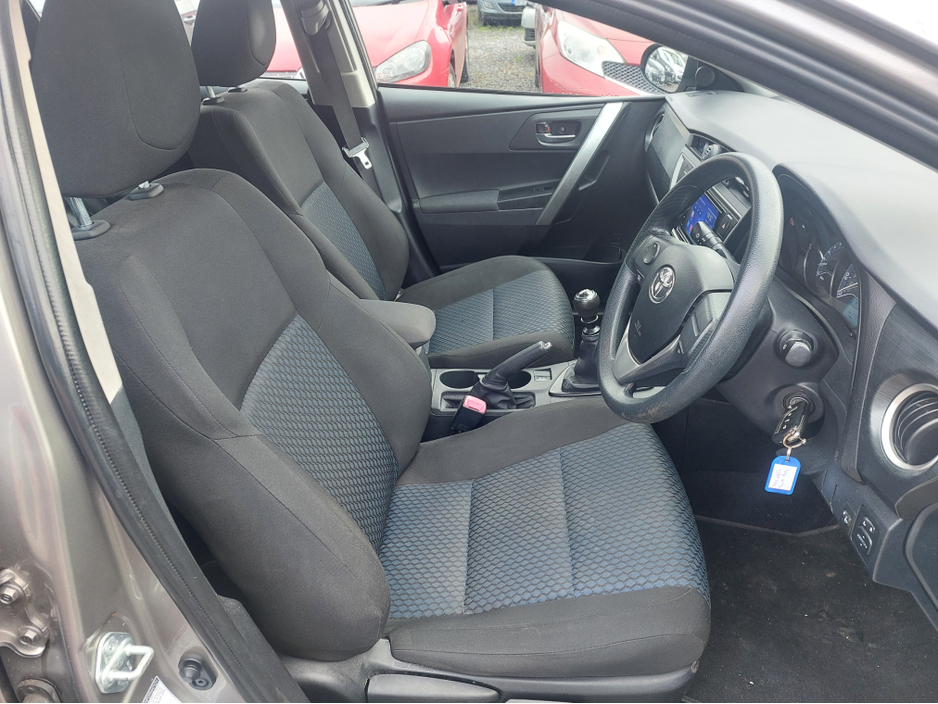 2014 Toyota Auris 1.33 VVT-I ACTIVE S/S 100 100BHP 5DR €8,500