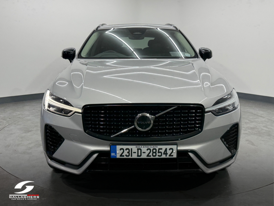 2023 Volvo XC60 - image 2