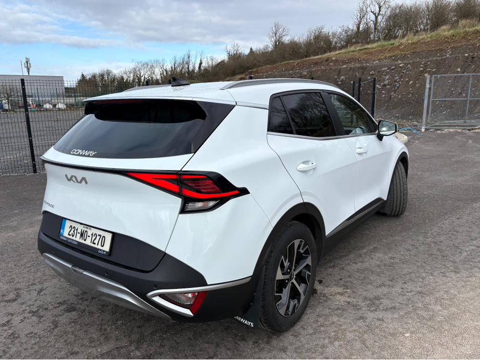 2023 Kia Sportage - image 3