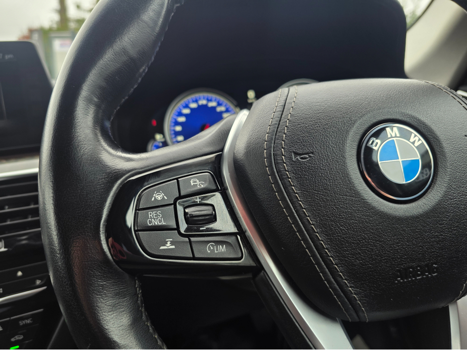 2017 BMW 5 Series 523D LUXURY - CARPLAY NAVIGATION EDITION FULL LEATHER ELECTRIC HEATED SEATS - 360 REVERCE CAMERA - PRIVACY GLASS €24,950