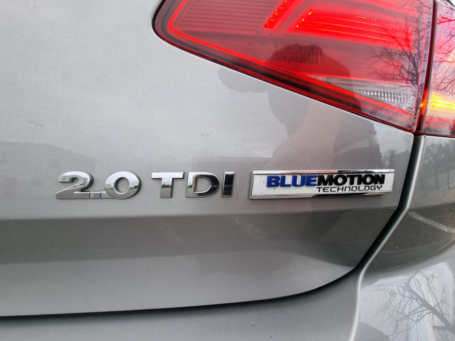 2016 Volkswagen Passat - image 23