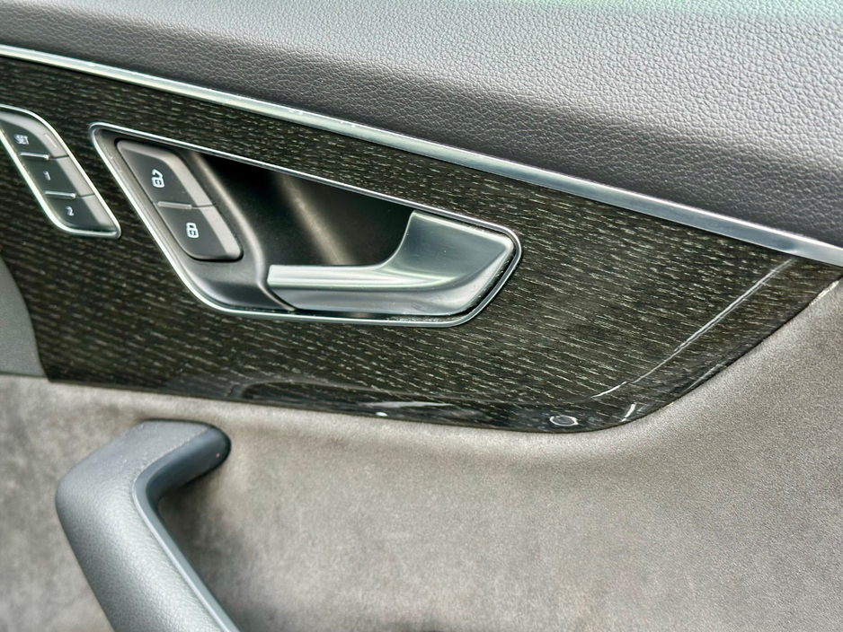 2021 Audi Q7 - image 23