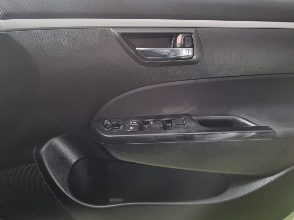 2014 Suzuki Swift - image 18