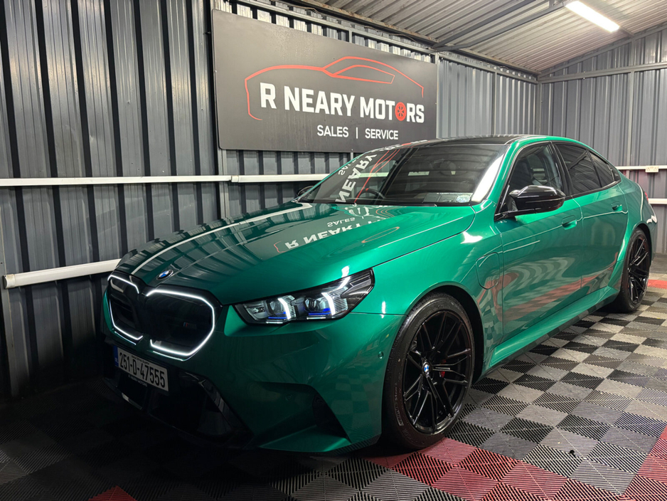 2025 BMW M5 - image 4