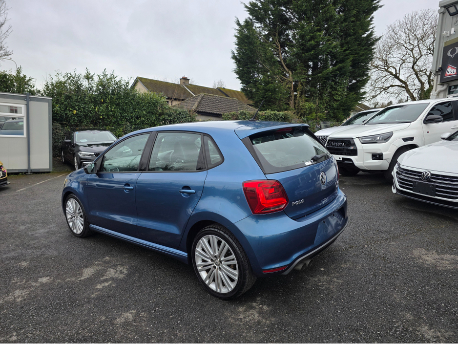 2015 Volkswagen Polo - image 10