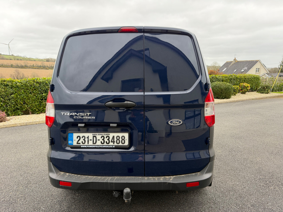 2023 Ford Transit Courier - image 10