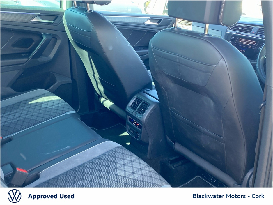 2024 Volkswagen Tiguan - image 7