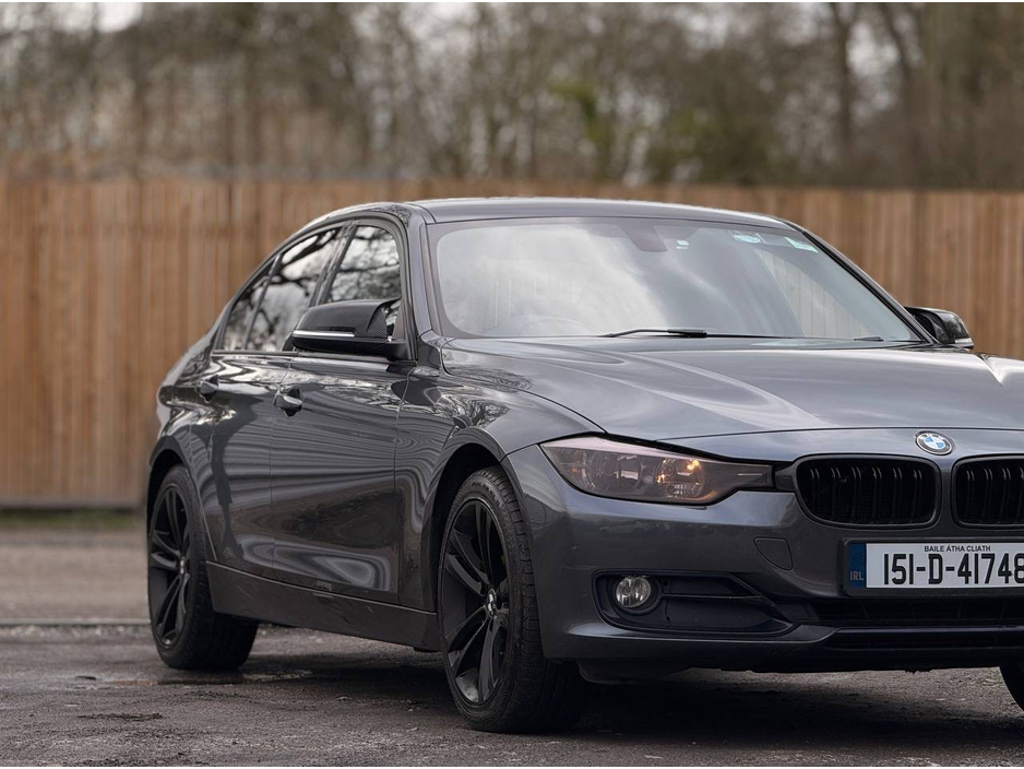 2015 BMW 3 Series - image 6