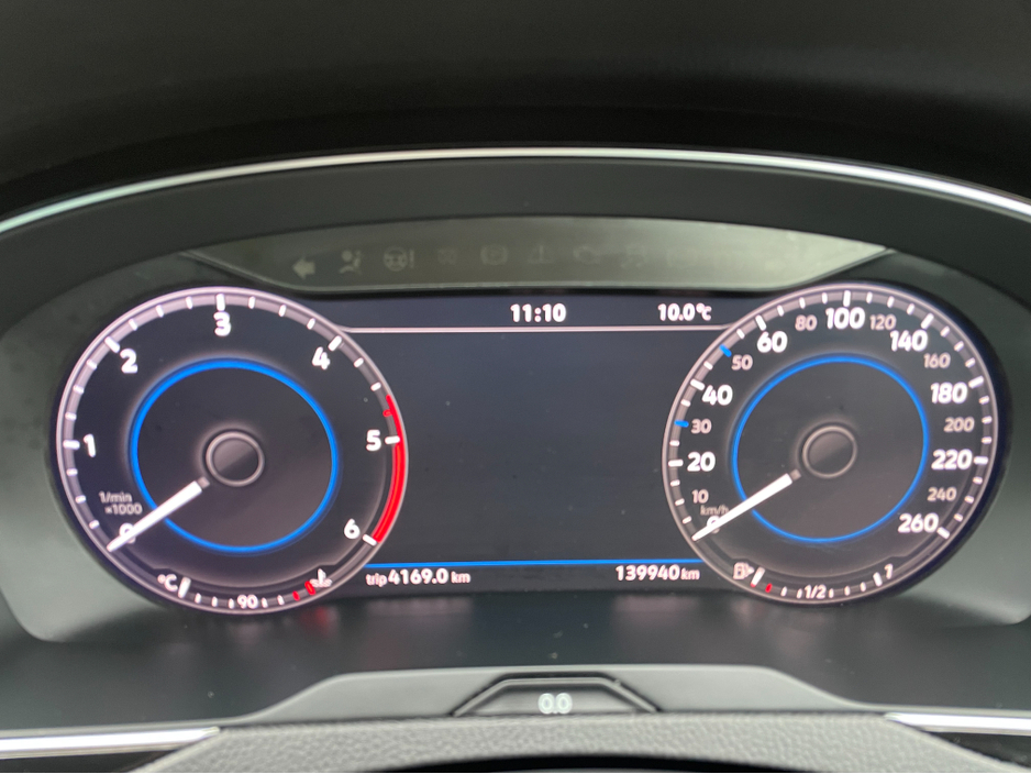 2018 Volkswagen Passat - image 12