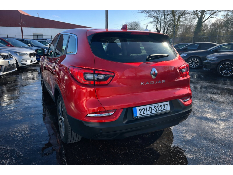 2022 Renault Kadjar - image 5