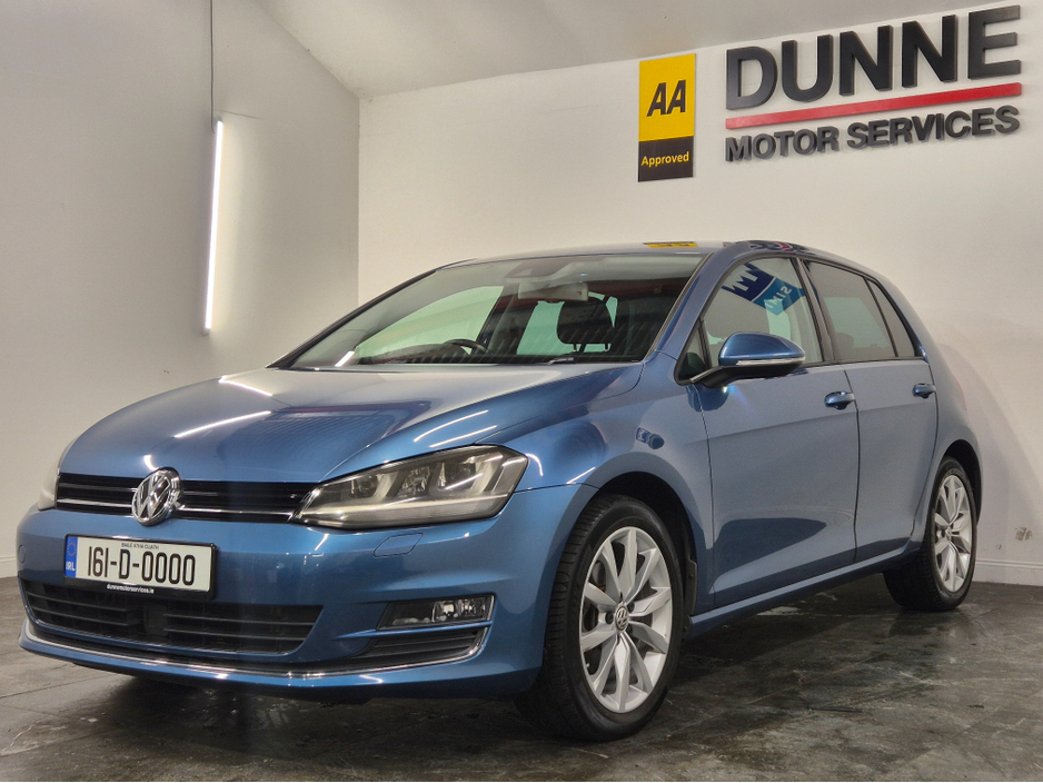 2016 Volkswagen Golf **HIGHLINE**ONLY 64000KMS**ALCANTARA SEATS*17" ALLOYS**BLIS**FOCAL INSIDE SPEAKERS*LANE ASSIST*KEYLESS ENTRY AND START**ADAPTIVE CRUISE CONTROL**DUAL ZONE CLIMATE**REVERSE CAMERA**BLUETOOTH STREAM €15,949