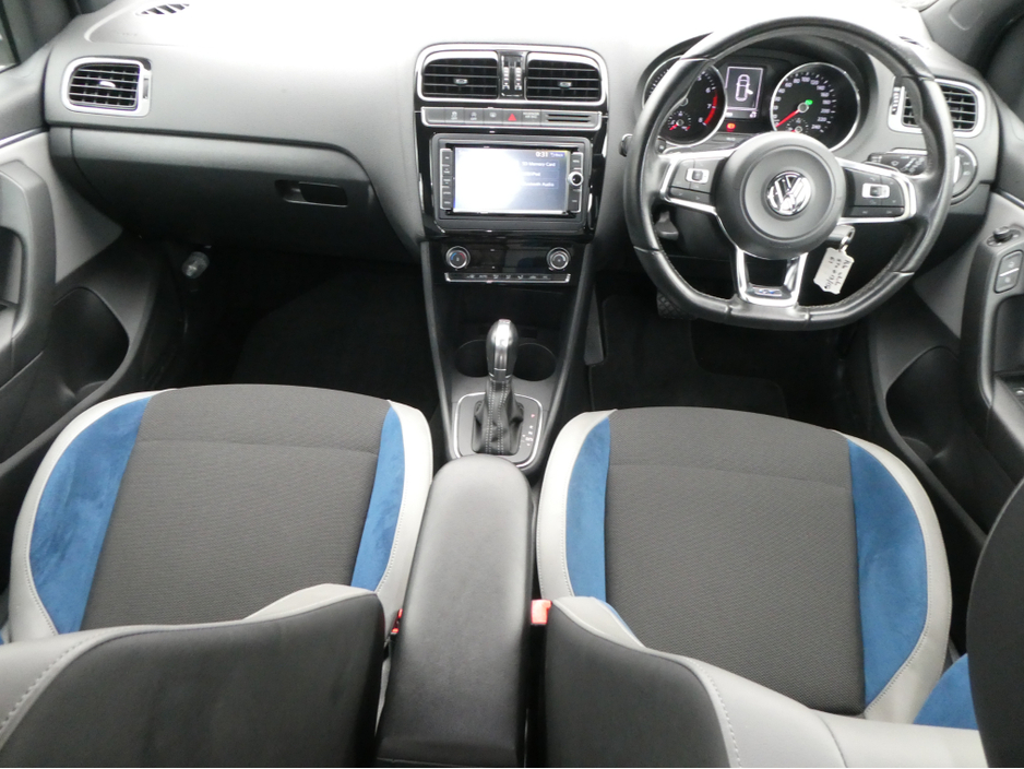 2015 Volkswagen Polo - image 29