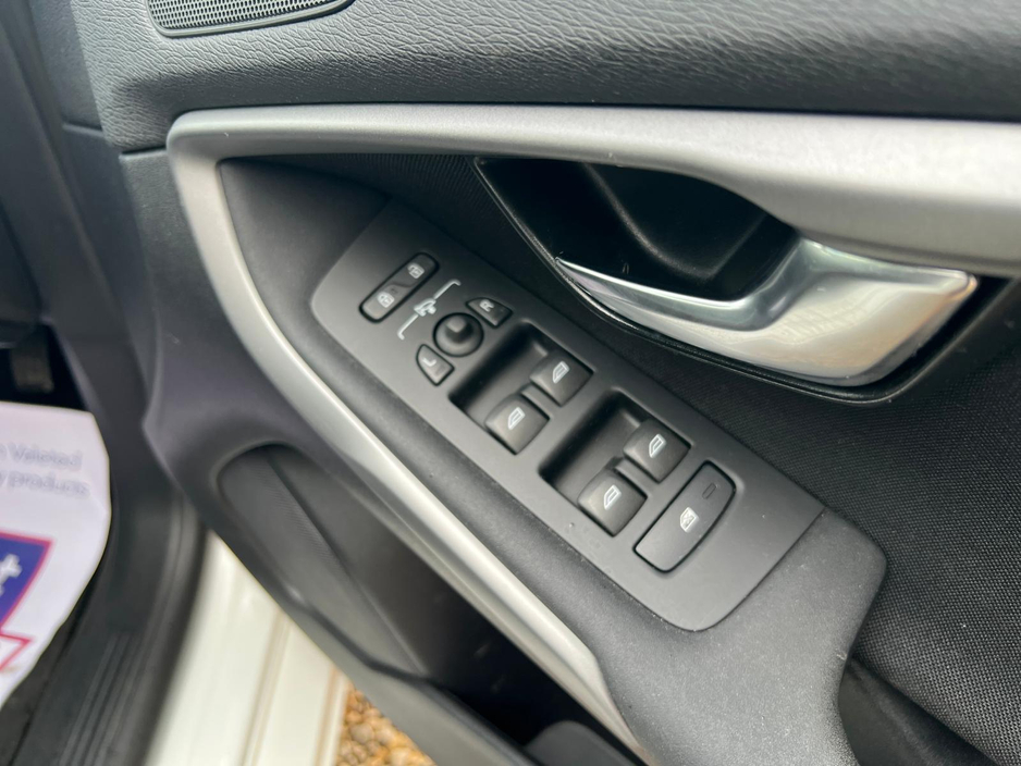 2016 Volvo V40 //STUNNING V40///AUTO//NEW NCT//IMMACULATE// €14,950