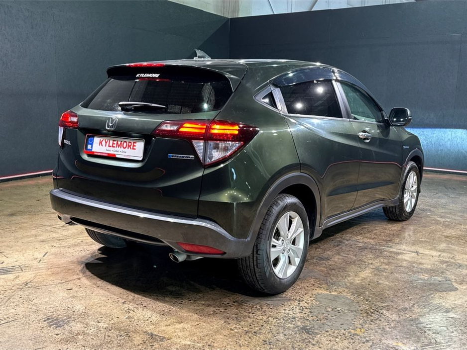 2017 Honda Vezel - image 3