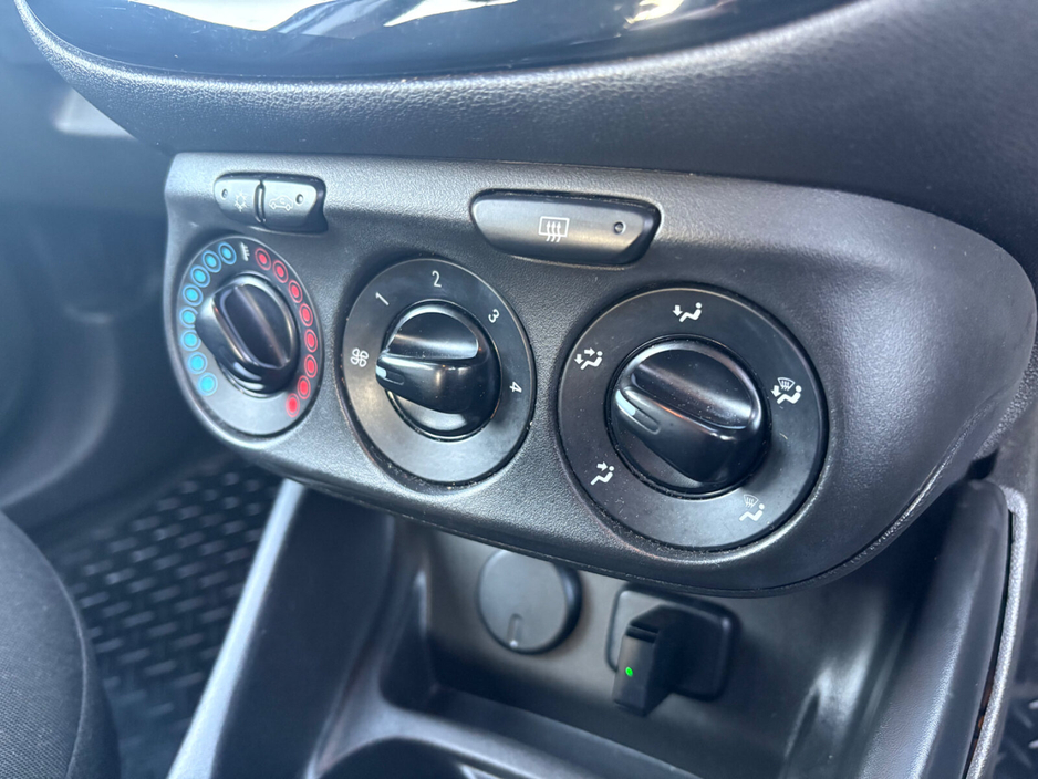 2016 Vauxhall Corsa - image 17