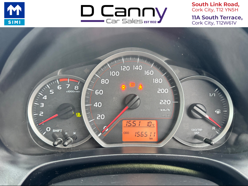 2012 Toyota Yaris - image 8