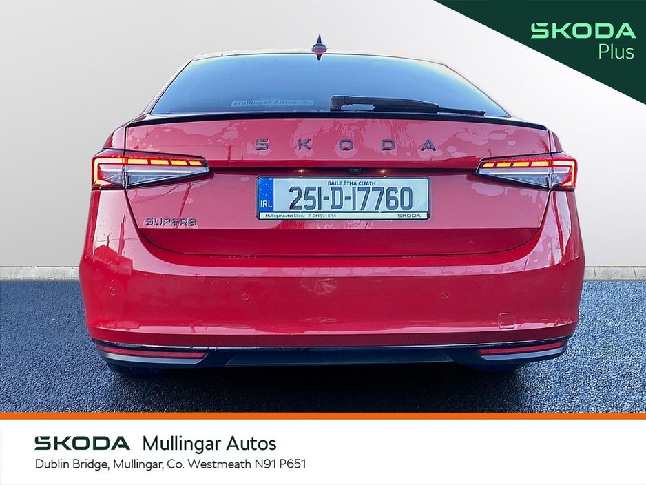 2025 Skoda Superb - image 12